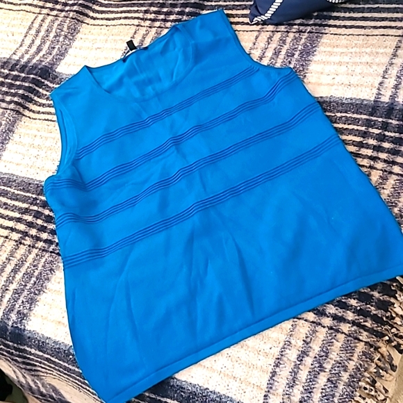 Shell & Sweater combo - Picture 3 of 3